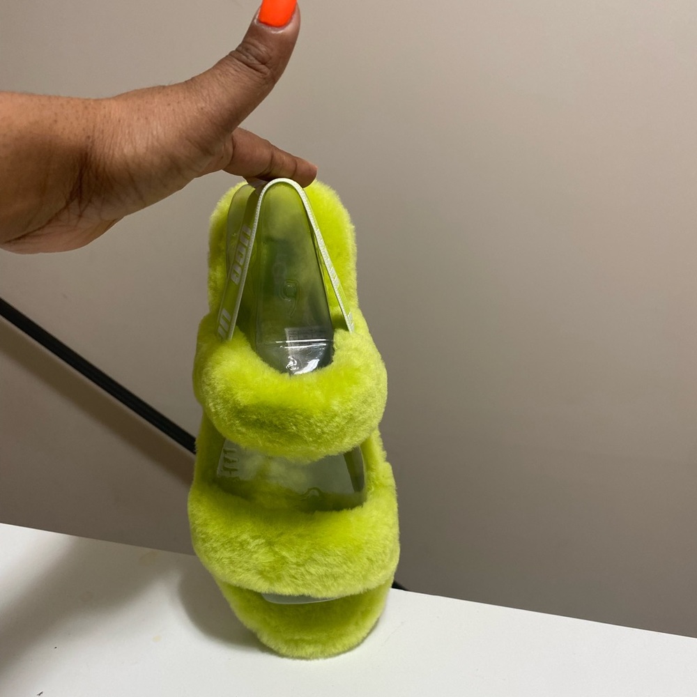 Ugg Lime green slippers - Picture 2 of 4